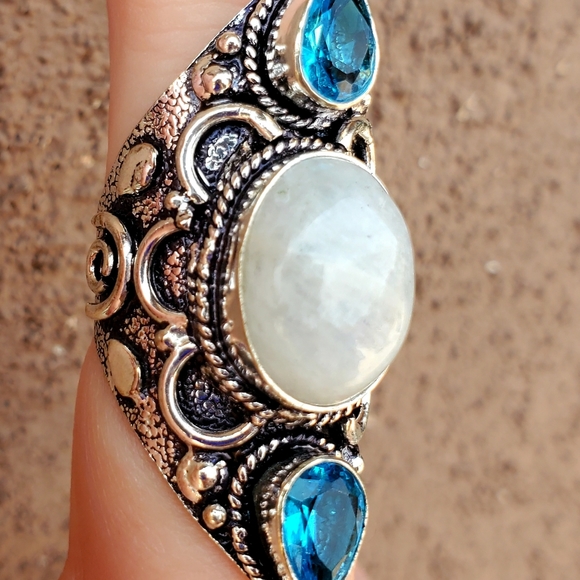 New Rainbow Moonstone & Blue Topaz 925 Silver Statement Ring. - Picture 6 of 15